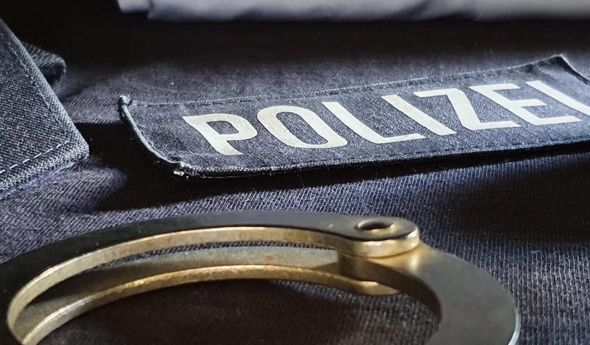 Nederlandse politieagent in uniform