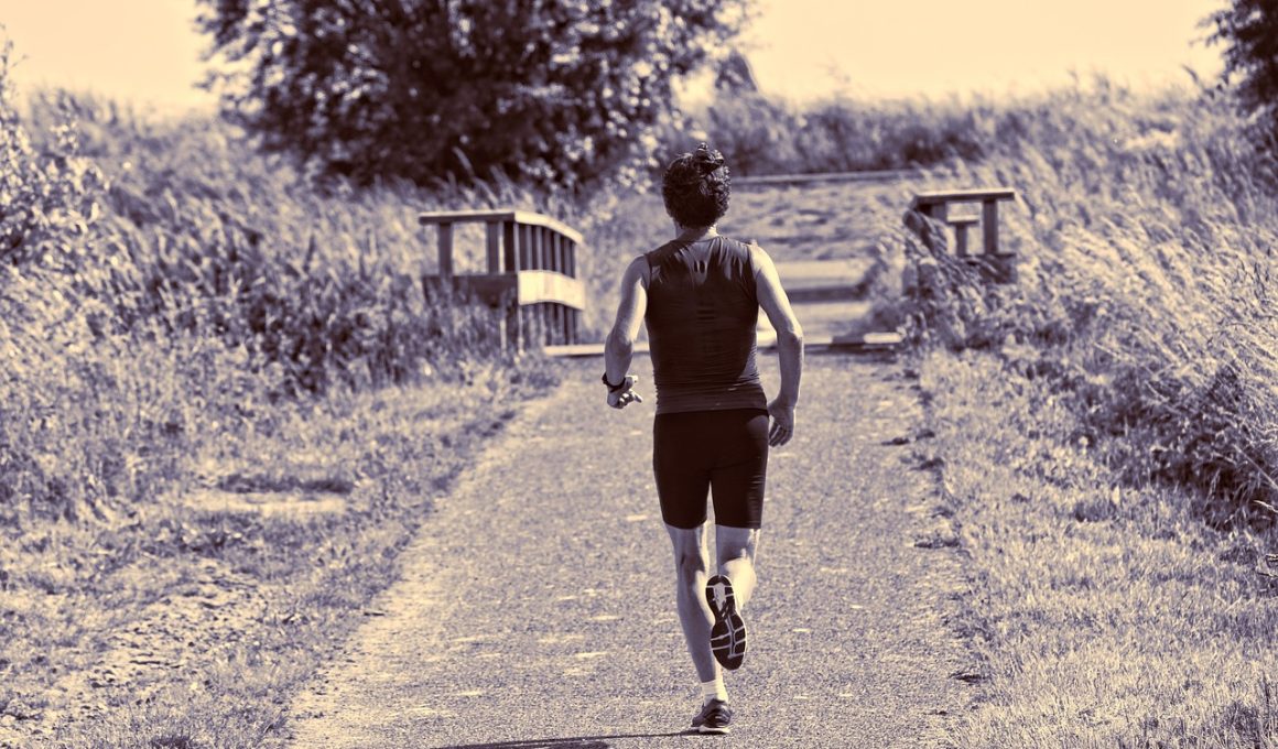 Man die buiten hardloopt in de ochtend als onderdeel van zijn mentale gezondheidsroutine