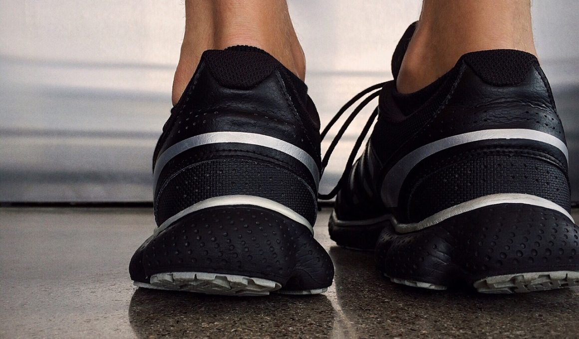 Hardloopschoenen naast een loopanalyse van de voet