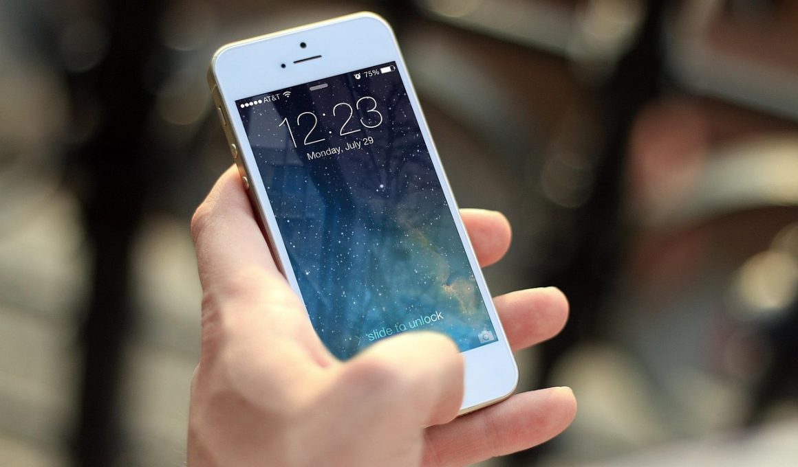 Startscherm van een smartphone met rijen apps die kunnen worden verwijderd of opgeschoond