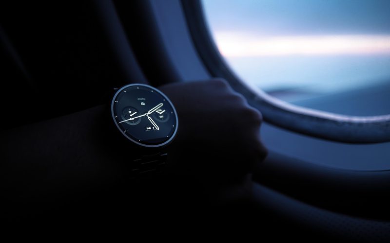 Een goedkope smartwatch om de pols tijdens dagelijks gebruik